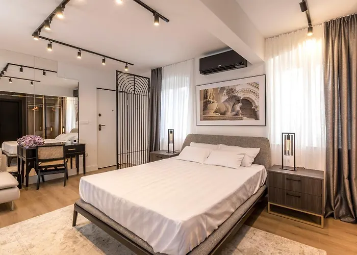 Palazzo 2 Apartment *